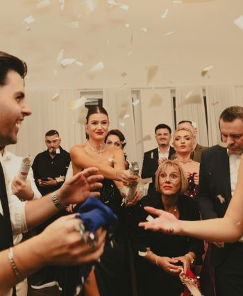 mennyi pénzt illik adni a menyasszonytáncra