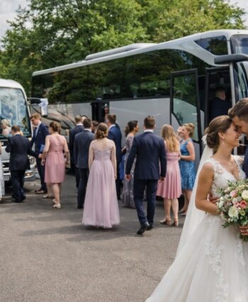 buszbérlés esküvőre